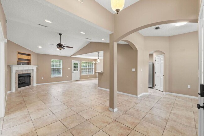 Foto del edificio - 5590 Buck Ward Rd