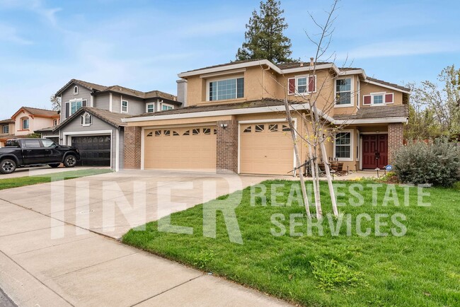 Building Photo - Spacious and Modern 4 Bedroom Elk Grove Ho...