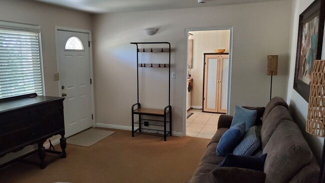 Building Photo - 379 Norumbega Dr