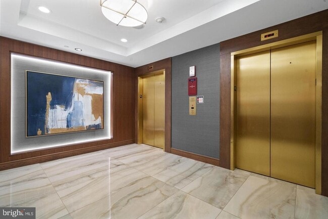 Building Photo - 616 E Street NW Unit 902