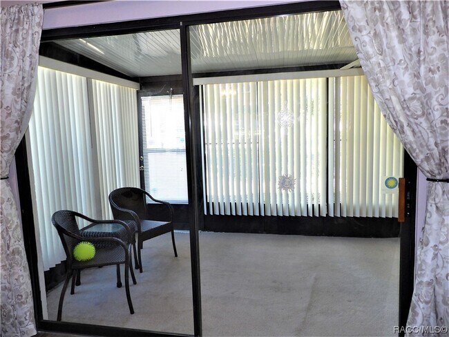Building Photo - 470 Siesta Terrace