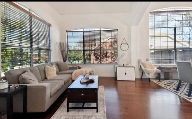 Foto del edificio - 2446 Chesterfield Rd