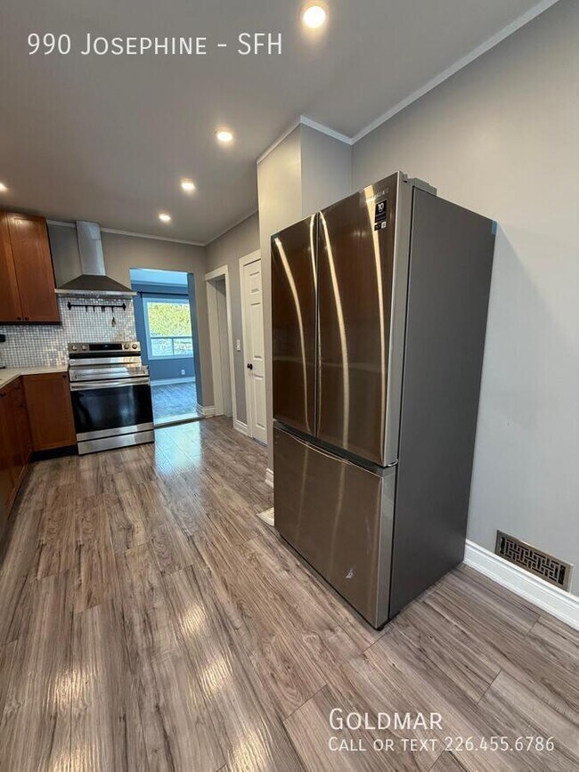 Building Photo - Beautiful Single Family Home