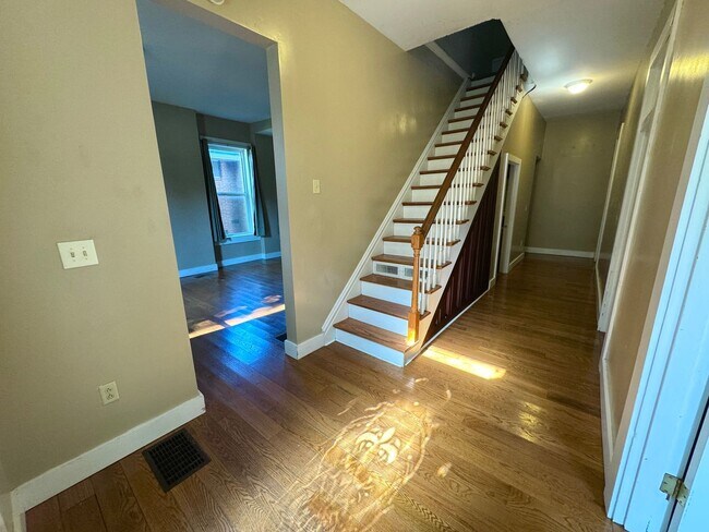 Foto del edificio - 337 N Ellis St
