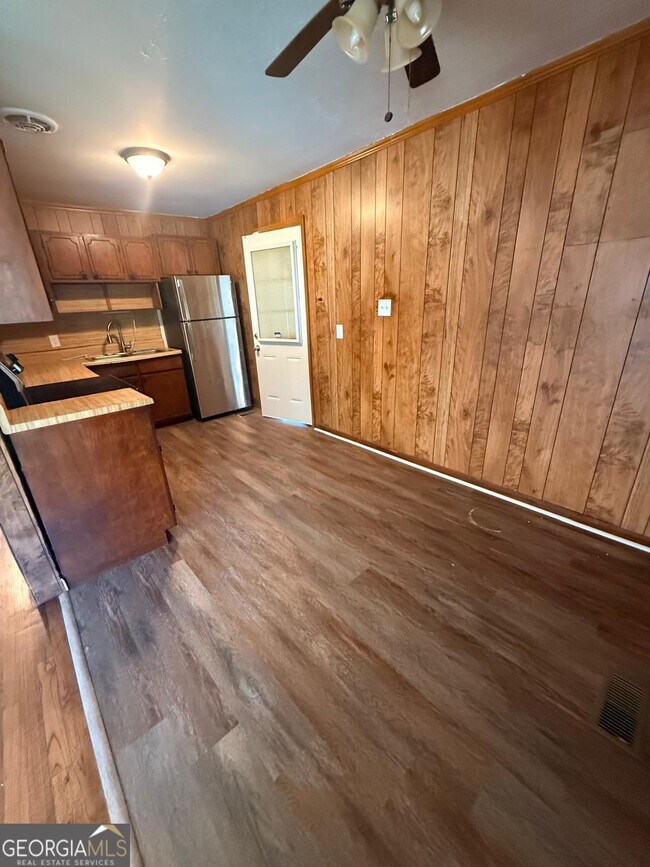 Foto del edificio - 6646 Wolf River Ct