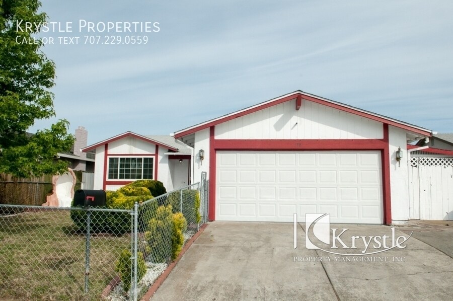 Primary Photo - Lovely, spacious, single-level home with o...