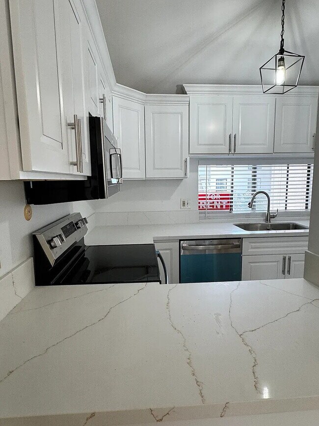 Foto del edificio - "Charming 1-Bedroom Retreat in Naperville - Perfect for Comfortable Living!"