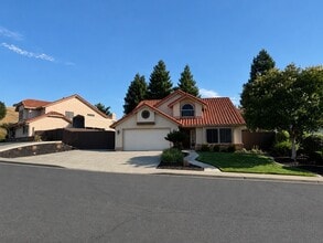Building Photo - 742 Rambleton Dr