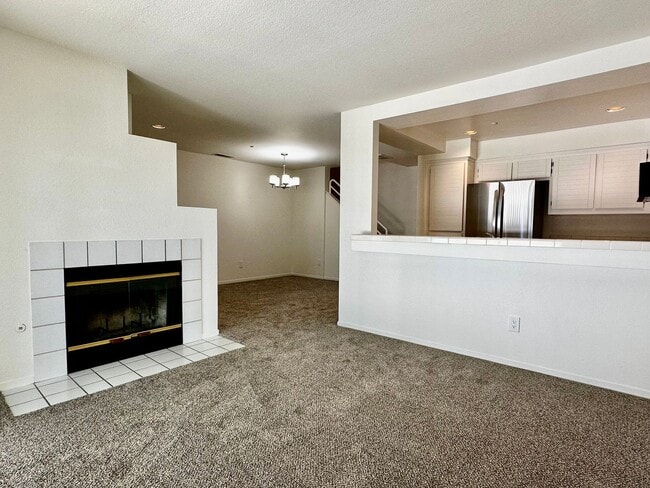 Building Photo - Townhouse Located in Santa Teresa with New...