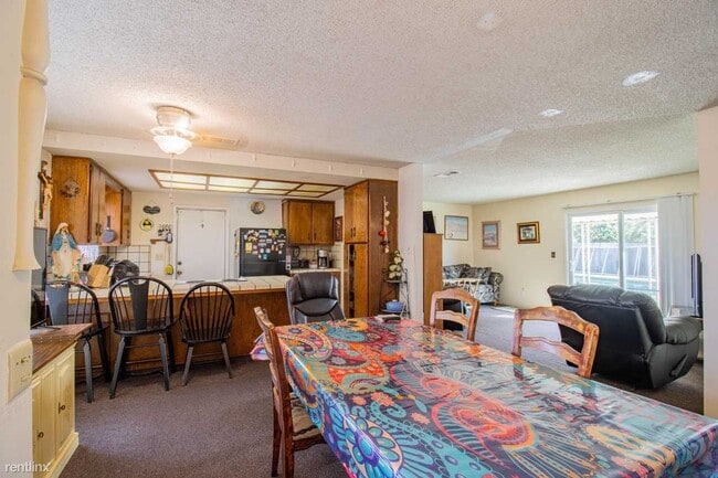 Building Photo - 3 br, 2 bath House - 1401 W Riggin Ave
