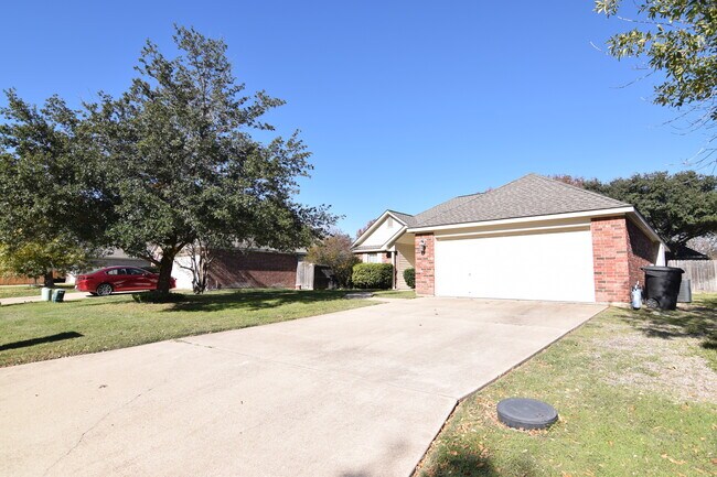 Building Photo - 8520 Oak Crossing