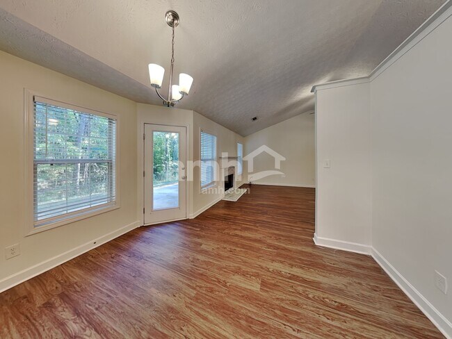 Building Photo - 162 Brook Lea Cove