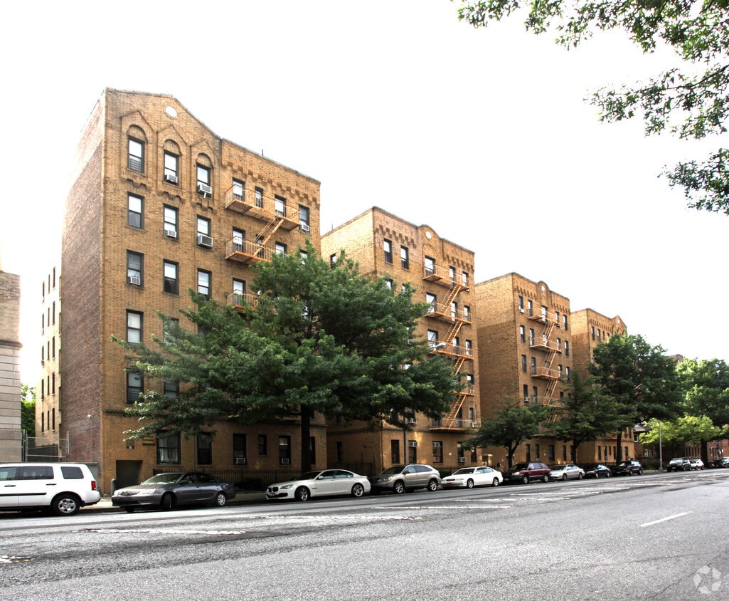 Primary Photo - 1641 Ocean Ave