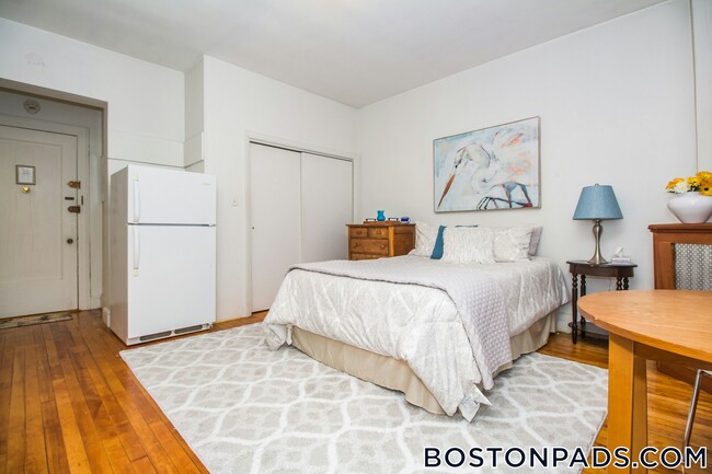 Building Photo - 1253 Beacon St
