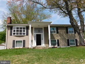 Building Photo - 1902 Radford Dr