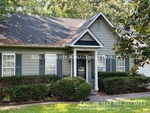 Building Photo - 421 Vivaldi Dr