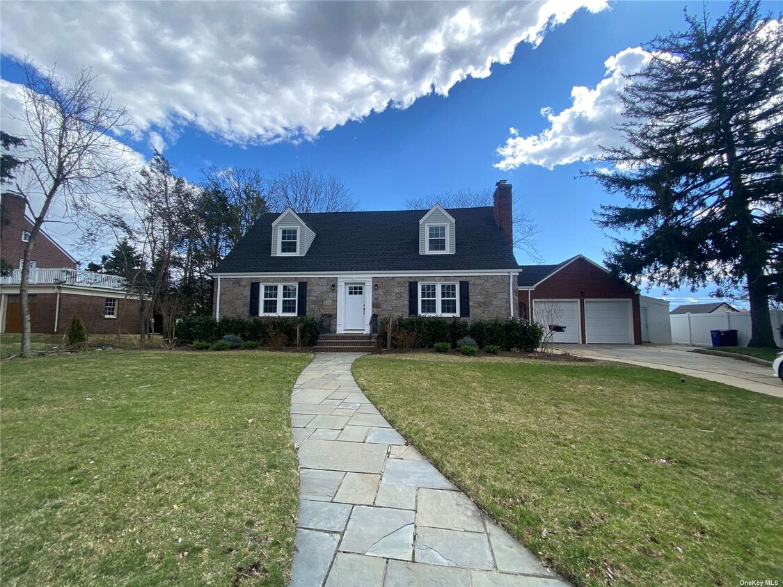 Foto principal - 80 Seaman Ave