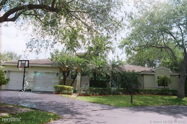 Building Photo - 4 br, 3 bath House - 7601 SW 150th Ter