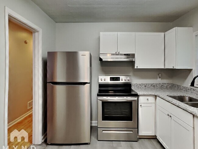 Foto del edificio - 247 Roxbury Dr