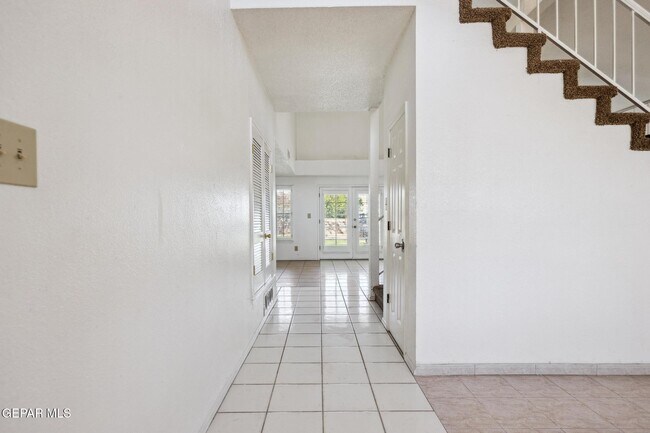 Building Photo - 11648 Lake Erie Dr