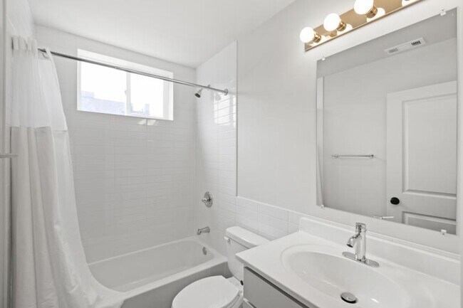 Foto del edificio - 1 bedroom in Chicago IL 60618