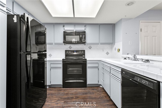 Building Photo - 123 S Cross Creek Rd