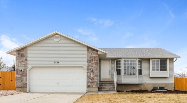 Building Photo - 3234 S Marcrest Dr