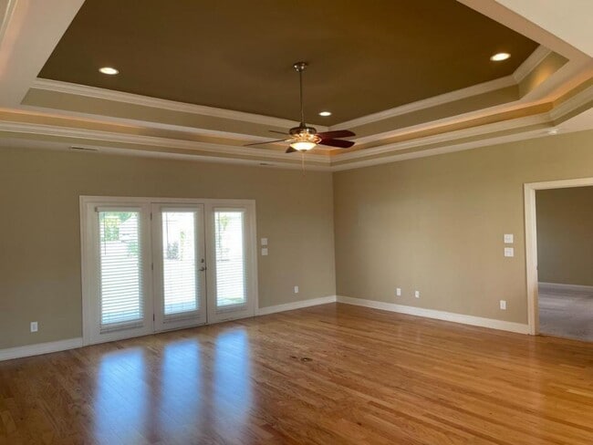 Building Photo - 236 Appian Way