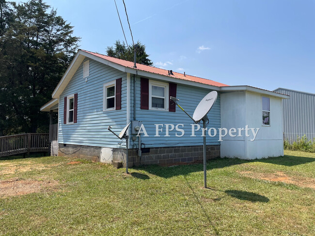 Building Photo - 581 Holcomb