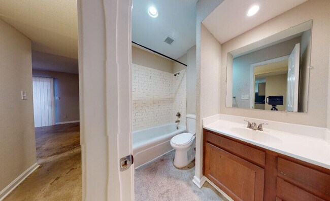 Foto del edificio - Hemingway Heights - 3635-3645 Warwick Blvd