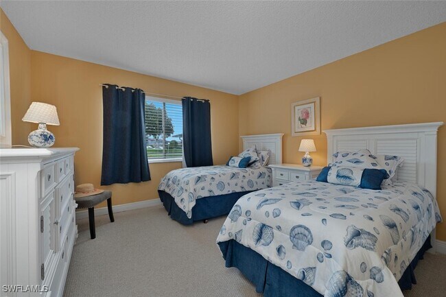 Foto del edificio - 215 Cypress Way E