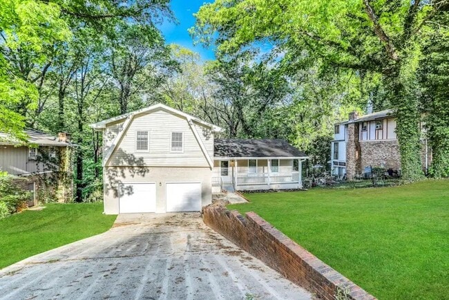 Building Photo - 10017 Edgebrook Ln