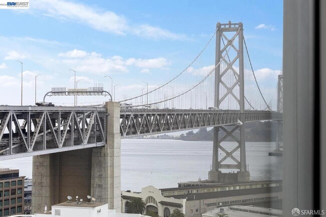 Building Photo - 501 Beale St