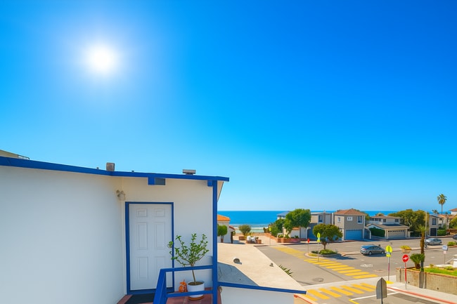 Photo - 2461 Palm Dr House