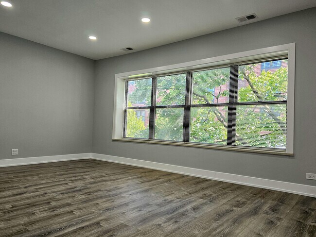 Foto del edificio - 3208 W Belle Plaine Ave