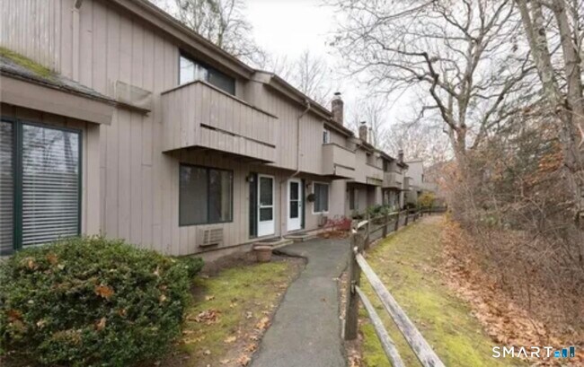 Foto del edificio - 70 Mohawk Trail