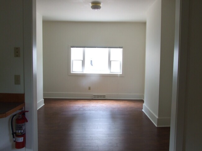 Building Photo - 20 S Shafer St