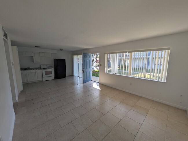 Building Photo - 140 Minna Ln