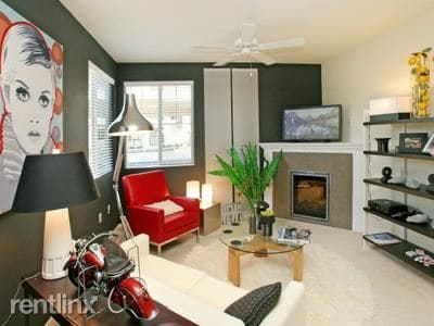 Building Photo - 2088 E Lakeshore Dr