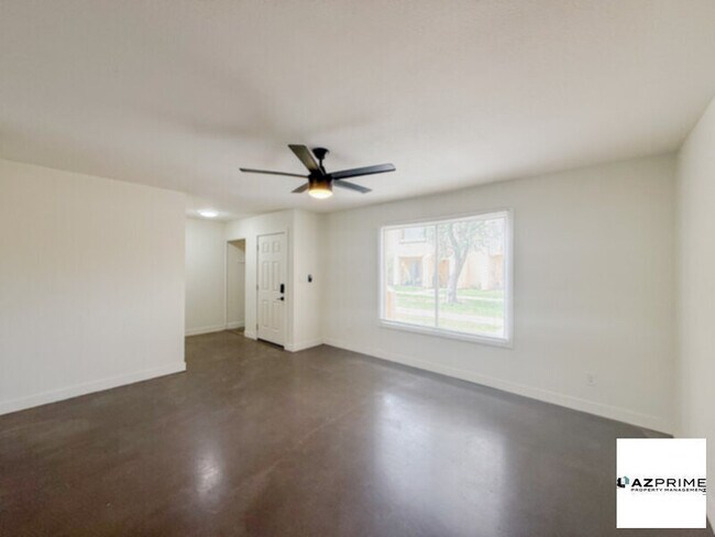 Foto del edificio - Modern 3/2.5 Glendale Townhome - Villa Charme!