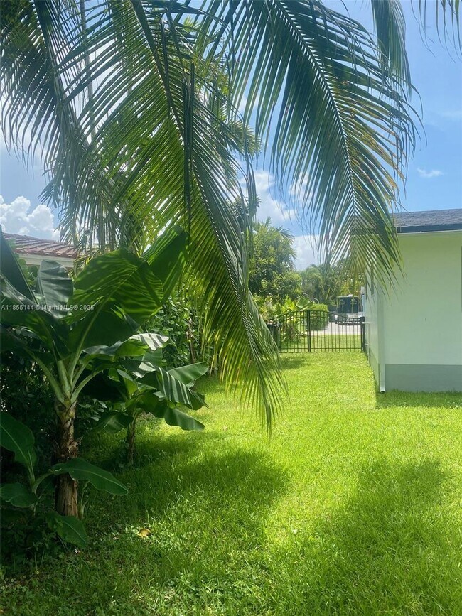 Foto del edificio - 6255 SW 62nd Ct