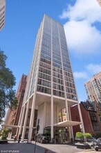 Building Photo - 1300 N Astor St