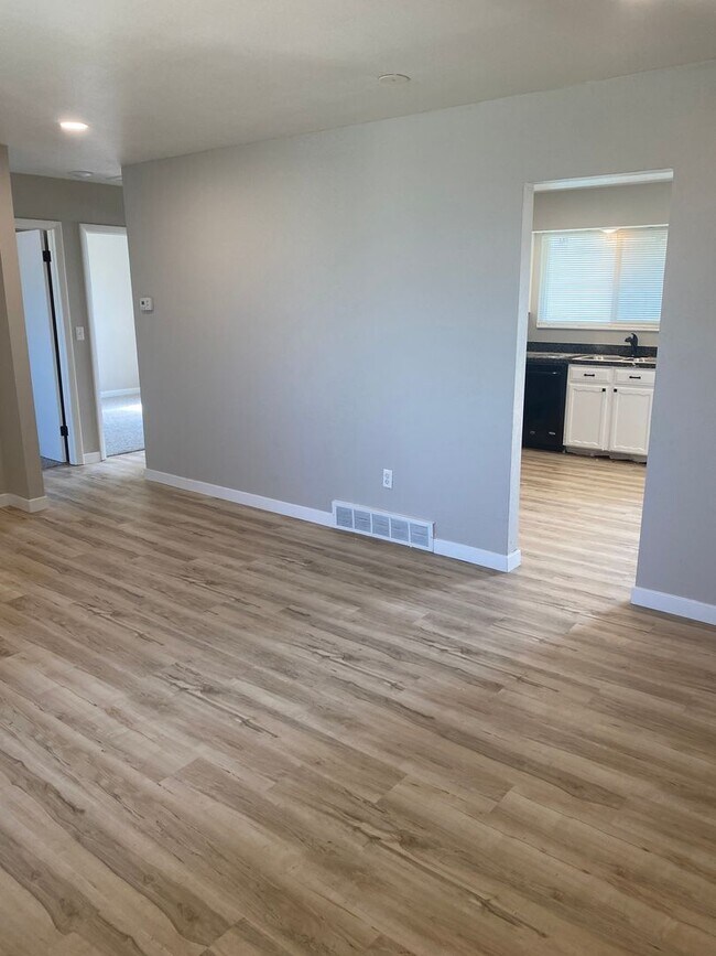 Foto del edificio - 8886-8888 Lowell Blvd (DUPLEX)