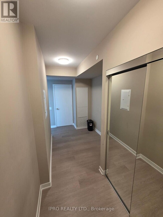 Photo du bâtiment - 3883-3883 Quartz Rd