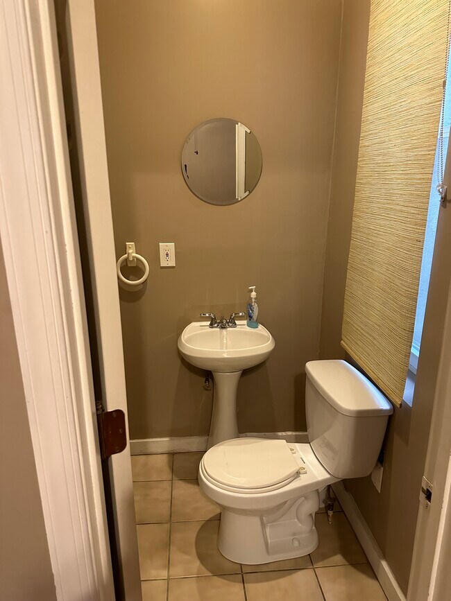 Foto del edificio - 2302 Edgemont Ave