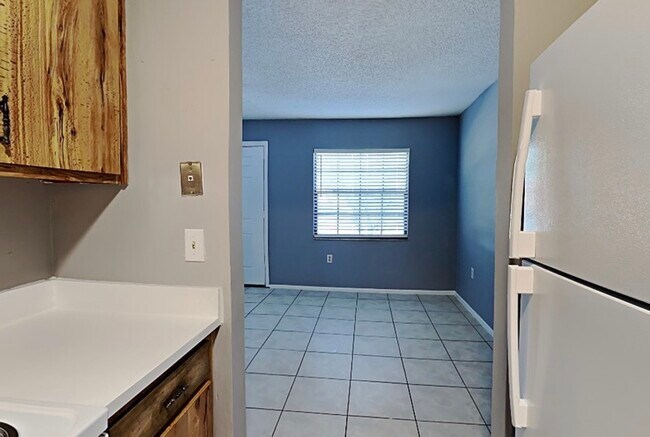 Foto del edificio - 2436 Maple Ave