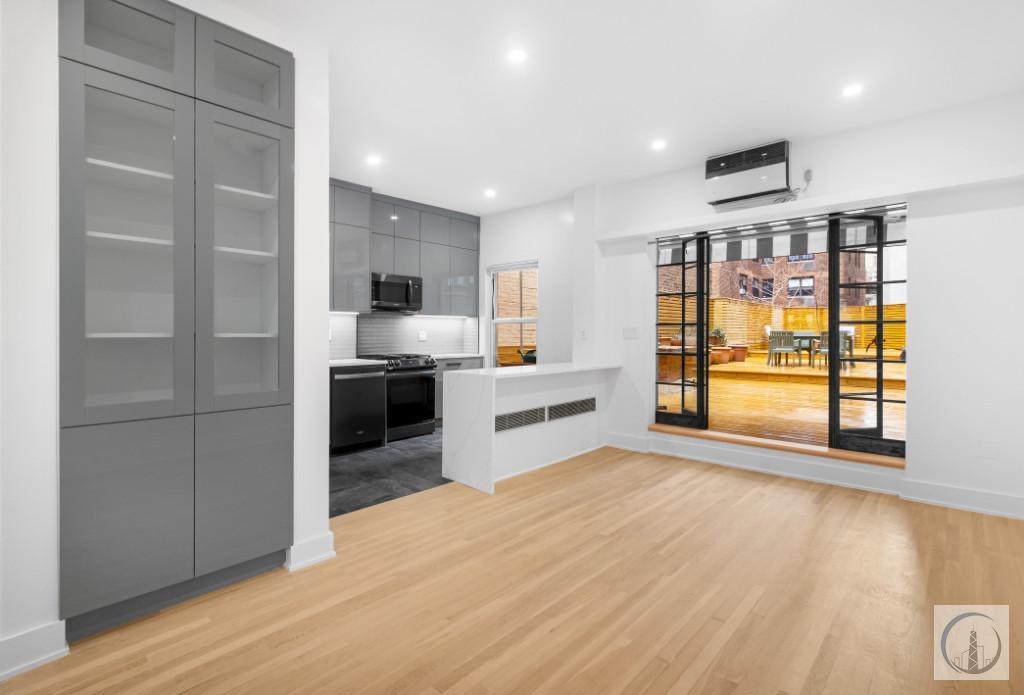 Foto principal - 240 E 80th St