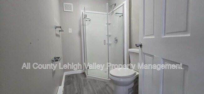 Foto del edificio - 525 N Plum St