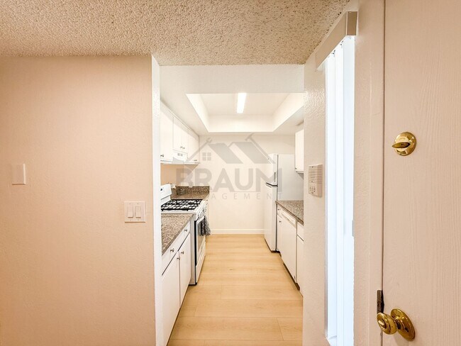 Foto del edificio - 4638 Tilden Ave