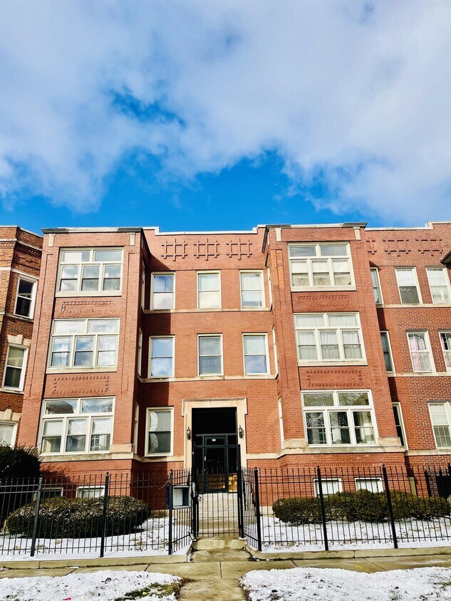 Primary Photo - 1516 E Marquette Rd